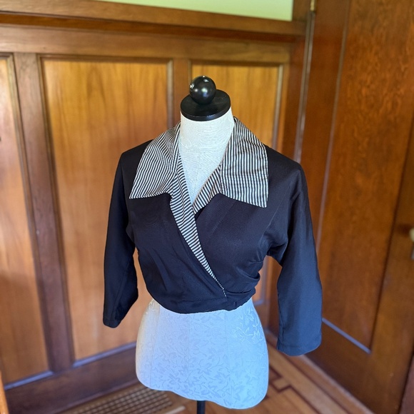Retro Vintage Style Cropped Wrap Top, Black & White Striped, Size Large - Picture 2 of 5
